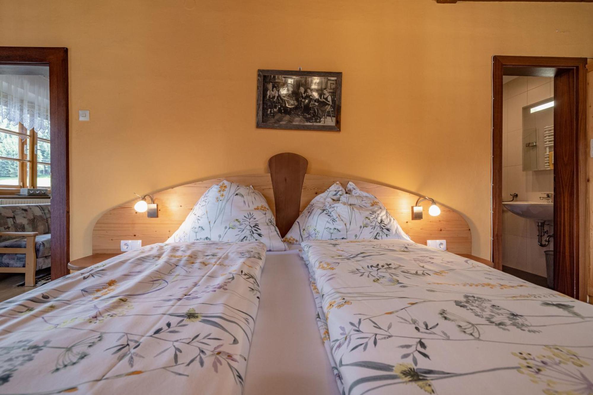 Lissis Bauernhof Appartments Gundersheim Ngoại thất bức ảnh